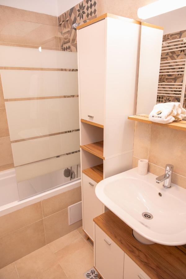 Bg Luximmo Apartments Cluj-Napoca Eksteriør bilde