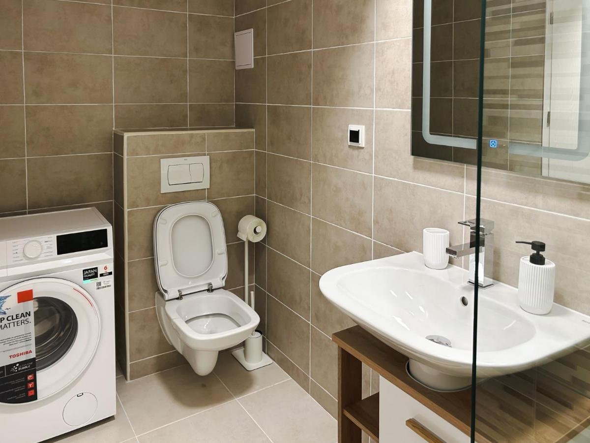 Bg Luximmo Apartments Cluj-Napoca Eksteriør bilde