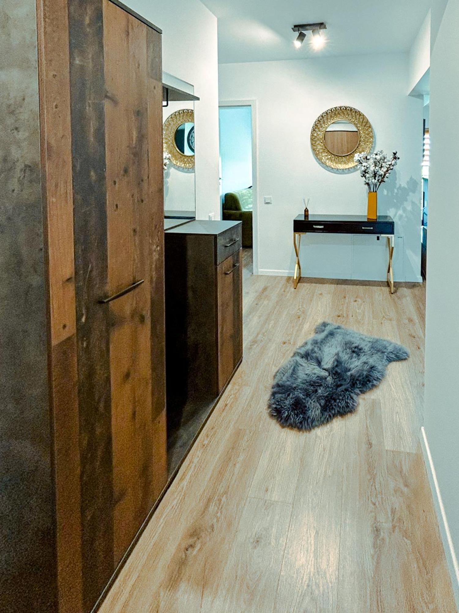Bg Luximmo Apartments Cluj-Napoca Eksteriør bilde