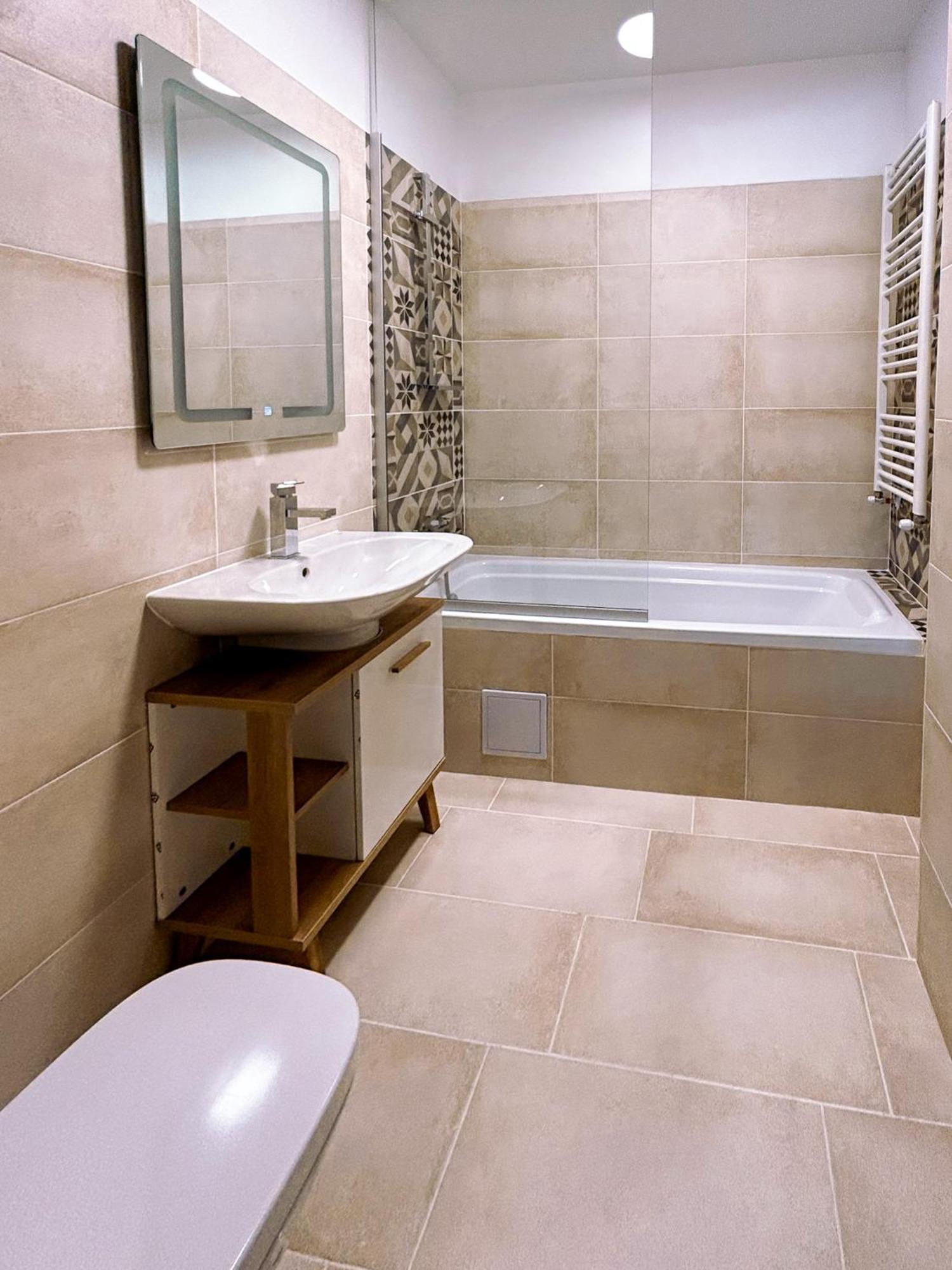 Bg Luximmo Apartments Cluj-Napoca Eksteriør bilde